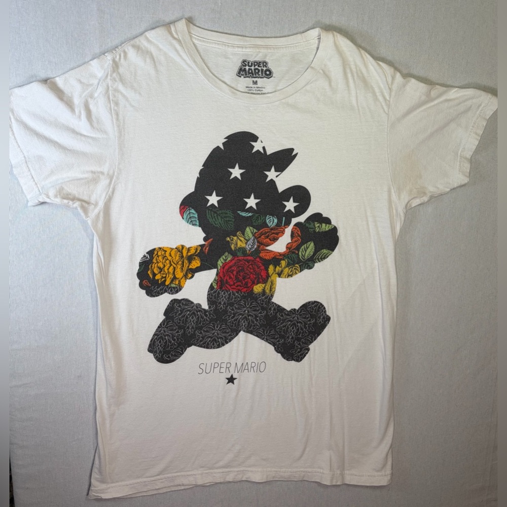 Super Mario Nintendo Vintage 2016 Tee White T-Shirt Star Floral Print - Size M